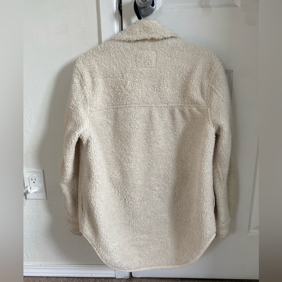 Wilfred Ganna Jacket in Sherpa - Picture 2 of 4